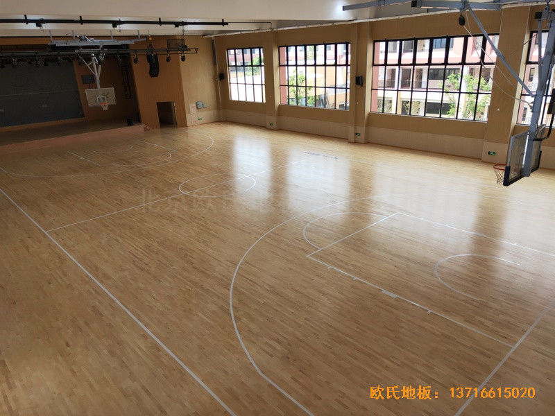 杭州高中啟成校區(qū)籃球館運動地板施工案例6